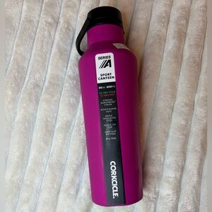 Corkcicle Sport Canteen 20oz Berry Red